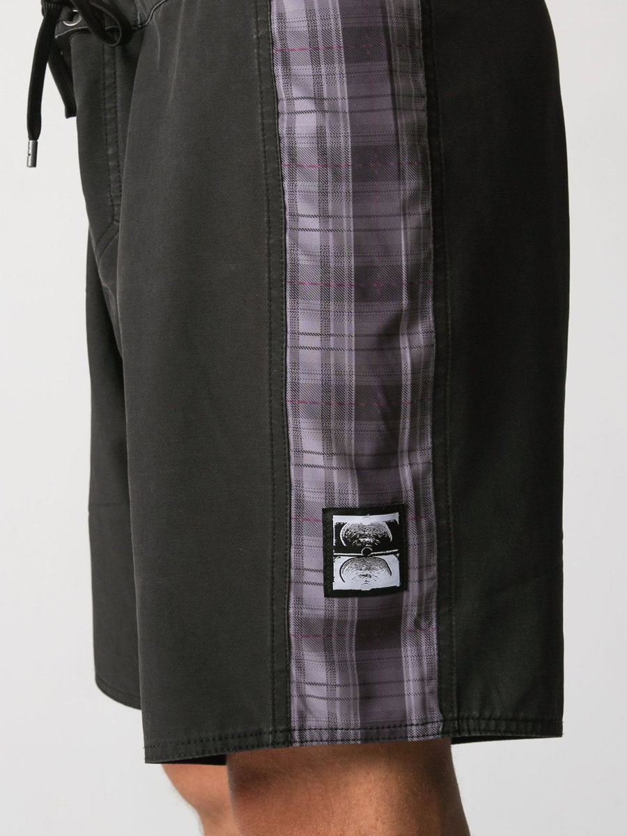  Plaid Control 18.5 Trunk
